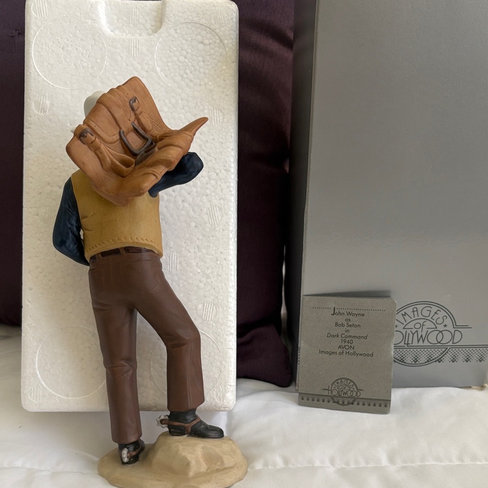 John Wayne Avon vintage CollectableFigurine with Box original - Picture 3 of 3